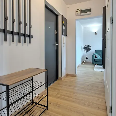 Apartment Przymorze - Parking - By Rentujemy Gdansk